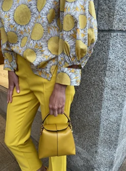 Blouse geel dessin zonnebloemen | DELSCHER. Fashion