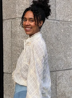 Blouse tallow roomwit broderie en kant | DELSCHER. Fashion