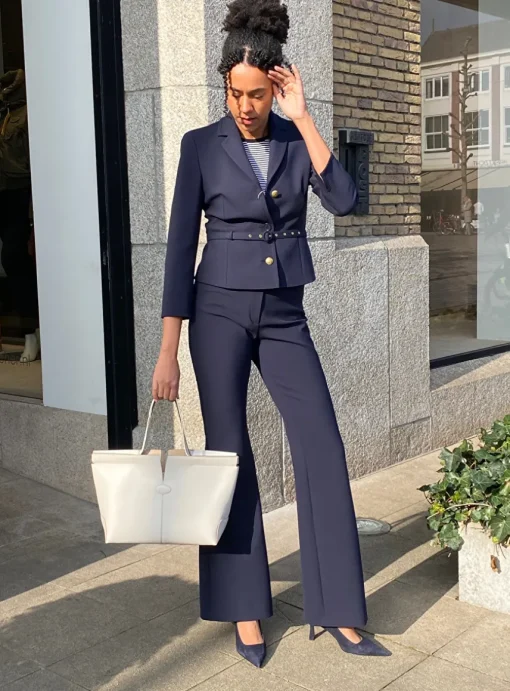 Broekpak marine met flared pantalon | DELSCHER. Fashion