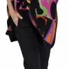 Cape zwart met kleurige letters | DELSCHER. Fashion