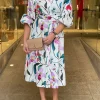 Jurk capri wit bloem dessin ceintuur en ballonmouw | DELSCHER. Fashion