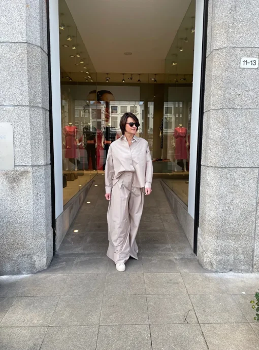 Pantalon beige extra wide leg | DELSCHER. Fashion
