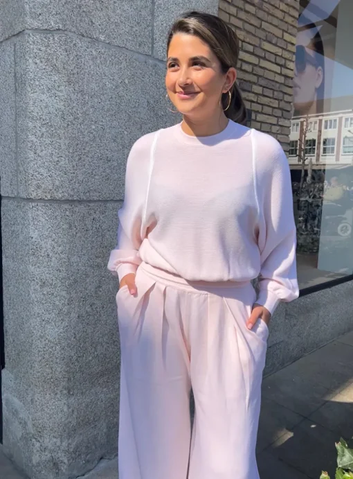 Pantalon tricou licht rose wijde fit | DELSCHER. Fashion