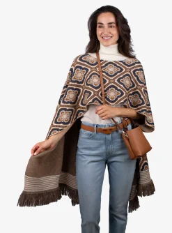 Poncho col kort camel brons offwhite dessin | DELSCHER. Fashion