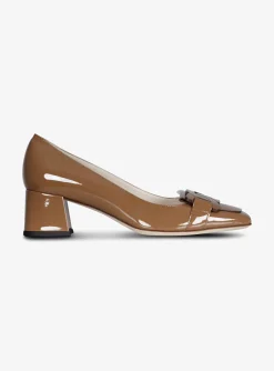Pump kate lak camel bruin met logo | DELSCHER. Fashion