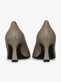 Pump pointy leder taupe | DELSCHER. Fashion