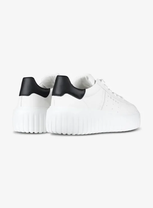 Sneaker stripes wit met zwart | DELSCHER. Fashion