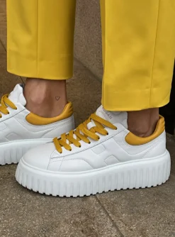 Sneakers H stripes wit geel | DELSCHER. Fashion