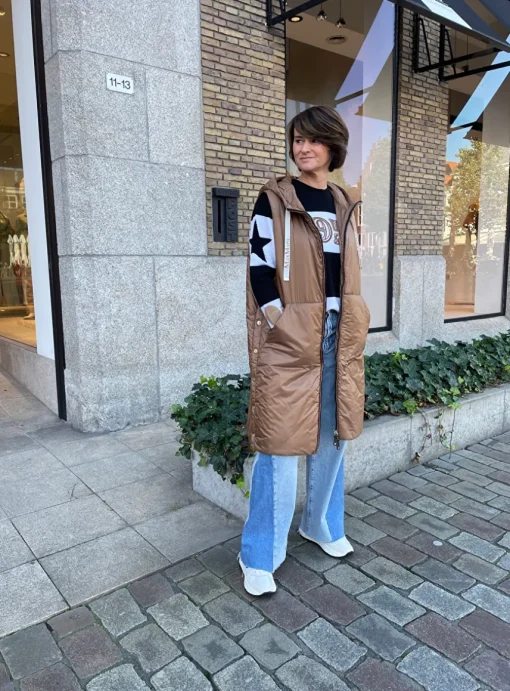 the cube quilted Bodywarmer greengil camel | DELSCHER. Fashion