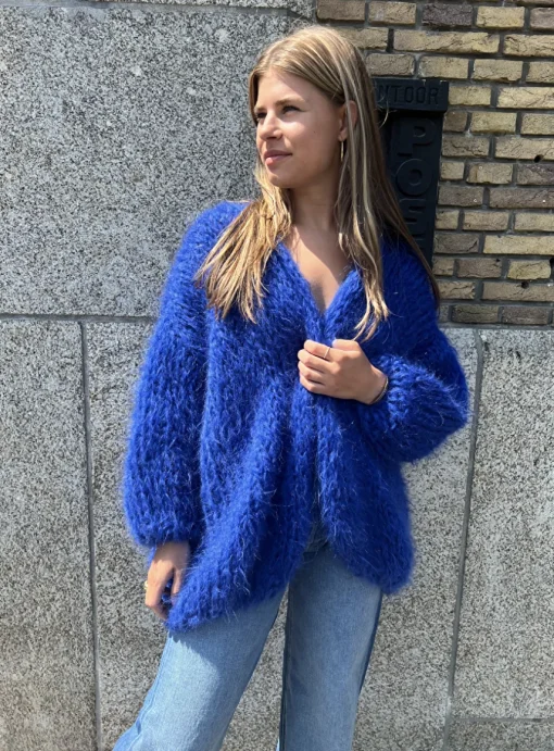 Vest mohair royal blue | DELSCHER. Fashion